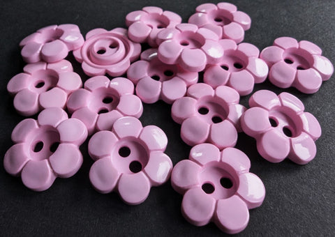 B14152 11mm Pale Pink Glossy 2 Hole Daisy Button