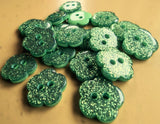 B15123 11mm Green Glittery Flower Shape 2 Hole Button