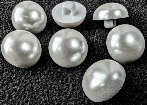 B16013 13mm White Pearl Domed Half Ball Shank Button