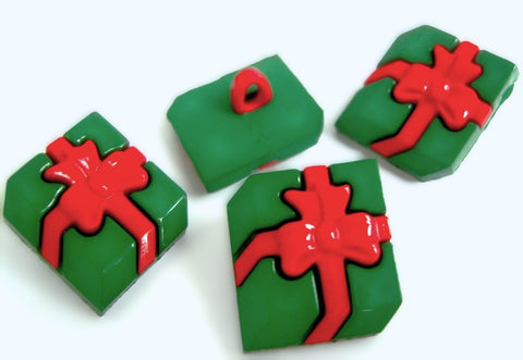 B18096 23mm Red-Green Novelty Christmas Present Nylon Shank Button