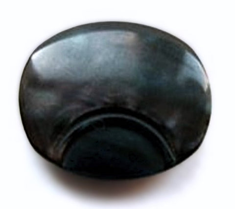 B8904 18mm Dark-Iridescent Mother of Pearl Effect Button-Hole Built In.