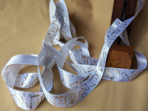 R9909 25mm White-Grey Satin-Gold Marble Print Ribbon, Berisfords