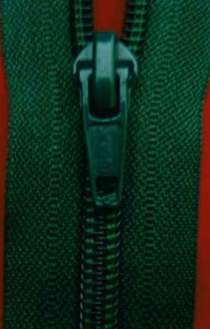 Z0833 66cm Holly Green Nylon No.5 Open End Zip