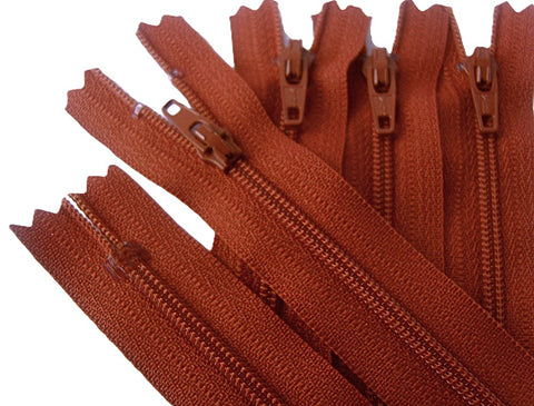 Z1560 YKK 56cm Rust Nylon No.3 Closed End Zip