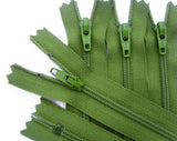 Z3452 YKK 46cm Fern Green Nylon No.3 Closed End Zip