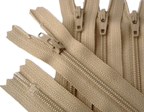 Z4172 YKK 10cm Beige Nylon No.3 Closed End Zip