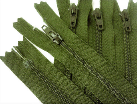 Z4174 YKK 10cm Army Green Nylon No.3 Closed End Zip