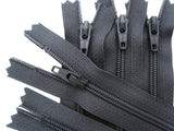 Z4186 YKK 10cm Mid Grey Nylon No.3 Closed End Zip