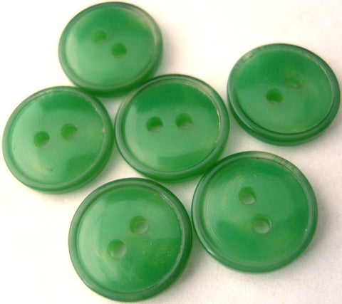 B9998 15mm Tonal Parakeet Green Gloss Polyester 2 Hole Button