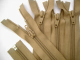 Z1747 61cm Beige Nylon No.5 Open End Zip