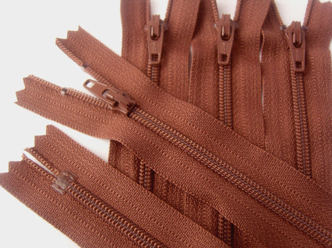 Z4576 YKK 41cm Tan Brown Nylon No.3 Closed End Zip