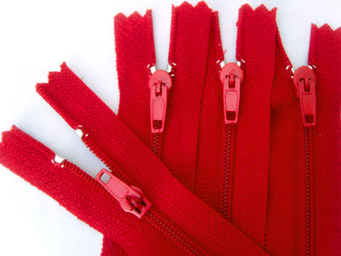 Z5022 15cm Deep Red Nylon No.3 Pin Lock Closed End Zip