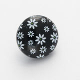 B15429 15mm Black and White Daisy Picture Design Novelty Shank Button