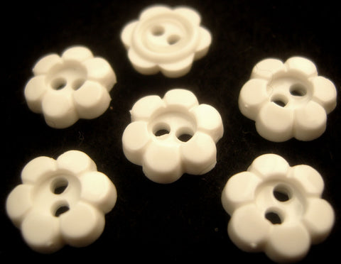 B11549 11mm White Glossy 2 Hole Daisy Button