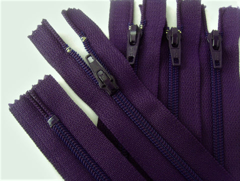 Z0322 YKK 56cm Deep Purple Nylon No.3 Closed End Zip