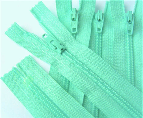 Z4349 YKK 23cm Aqua Nylon No.3 Closed End Zip